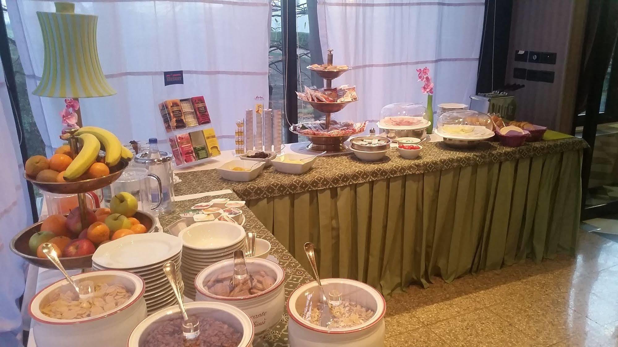 Verdemilia Hotel アンツォーラ・デッレミーリア エクステリア 写真